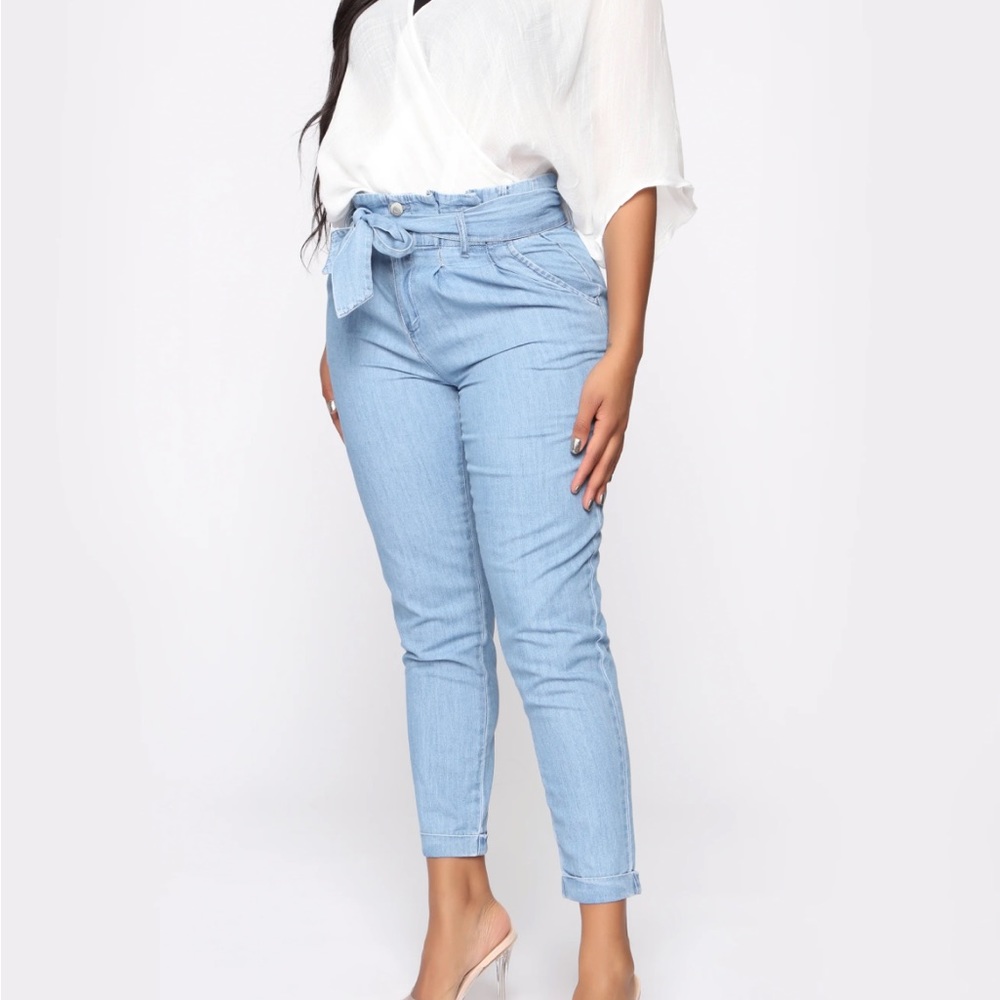 NWT Highwaist denim trousers with paper bag ankle